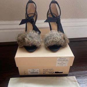 Brand New Women’s Alexandre Birman Clarita 100 Rabbit Fur Denim Sandals Size 37